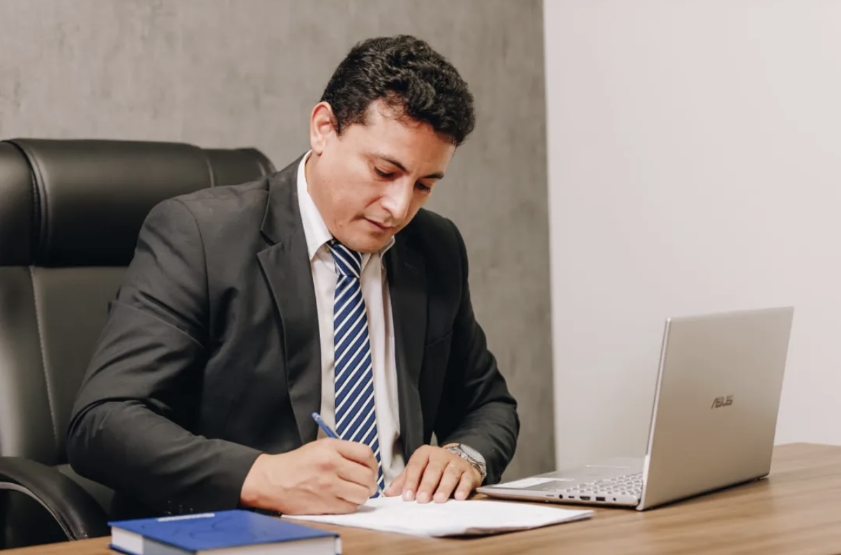 Dr. Braz Torres, advogado trabalhista